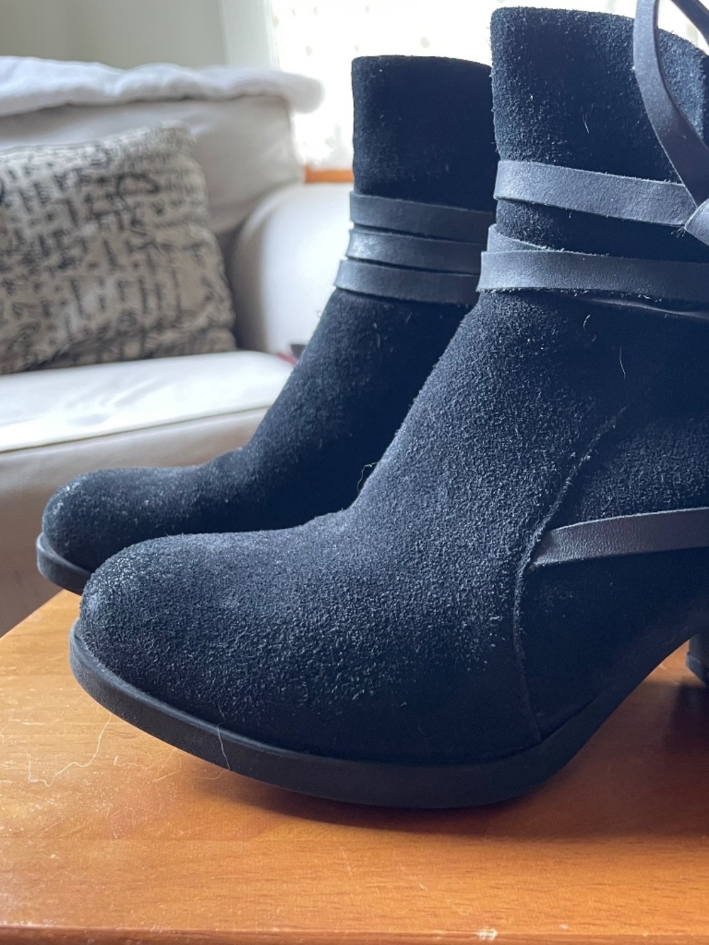 B.O.C. Born Concept Black Suede Tassel Ankle Bootie Women's Size 7 Good Conditio